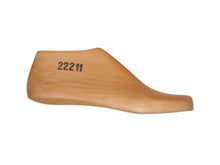 Load image into Gallery viewer, Wooden shoe barefoot last 22211 for bespoke shoemaking