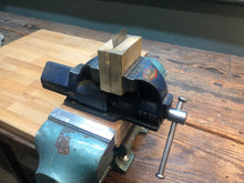 Load image into Gallery viewer, Scraper for shoe bottom finishing