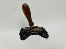 Load image into Gallery viewer, Aglet crimping machine