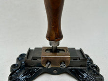 Load image into Gallery viewer, Aglet crimping machine