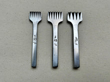 Load image into Gallery viewer, Zig zag punch iron set