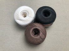 Load image into Gallery viewer, Superior Ramie Thread 16/4 in black, brown, white - 450 g