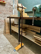 Load image into Gallery viewer, Last making stand