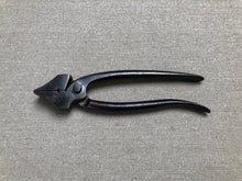Load image into Gallery viewer, z Shoemaker lasting pliers by Künne & Sohn