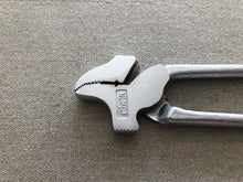 Load image into Gallery viewer, Shoemaker lasting pliers 14 mm by Schein