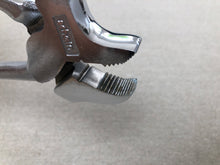 Load image into Gallery viewer, Shoemaker lasting pliers 14 mm by Schein
