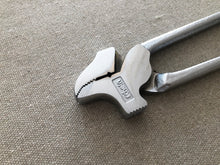 Load image into Gallery viewer, Shoemaker lasting pliers 14 mm by Schein