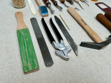 Load image into Gallery viewer, Shoemaker tool set BASIC