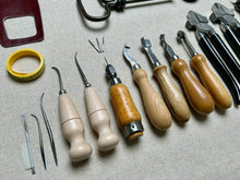 Load image into Gallery viewer, Shoemaker tool set kit for beginners in shoemaking PRO