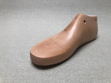 Load image into Gallery viewer, Sneaker last with cup sole, Sneaker making kit