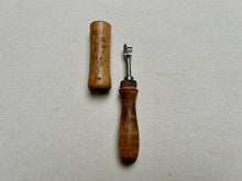 Load image into Gallery viewer, Feathering knife in safety cap handle