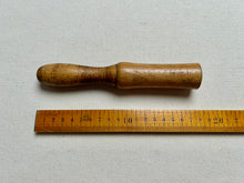 Load image into Gallery viewer, Feathering knife in safety cap handle