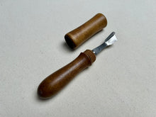 Load image into Gallery viewer, Feathering knife by OMÖ