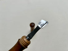 Load image into Gallery viewer, Feathering knife by OMÖ
