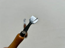 Load image into Gallery viewer, Feathering and welt knife by Don Carlos