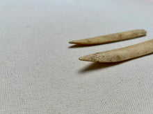 Load image into Gallery viewer, Sleeking bone, vintage