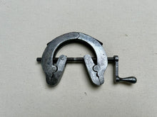 Load image into Gallery viewer, x Waist lasting clamp by Bost Frères