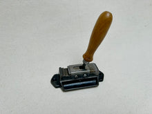 Load image into Gallery viewer, Aglet crimping machine