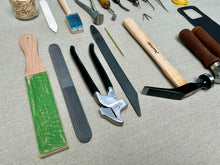Load image into Gallery viewer, Shoemaker tool set BASIC