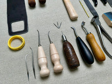 Load image into Gallery viewer, Shoemaker tool set BASIC