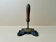 Load image into Gallery viewer, Aglet crimping machine by DAUDE