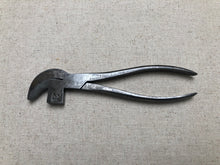 Load image into Gallery viewer, x Shoemaker lasting pliers by ECZA