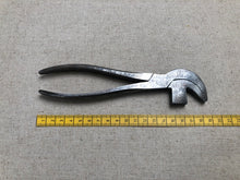 Load image into Gallery viewer, x Shoemaker lasting pliers by ECZA