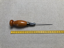 Load image into Gallery viewer, Hook needle, jerk needle 1,5 mm 1,8 mm in handle