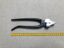 Load image into Gallery viewer, Shoemaker lasting pliers, straight