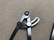 Load image into Gallery viewer, Compass with wing, divider