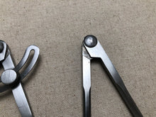 Load image into Gallery viewer, Compass with wing, divider