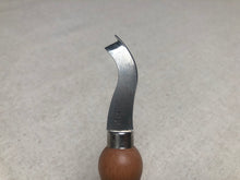 Load image into Gallery viewer, Shoemaker welt knife