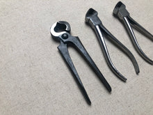 Load image into Gallery viewer, Shoemaker pincers