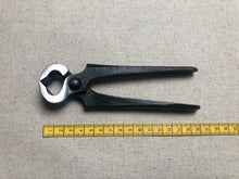 Load image into Gallery viewer, Shoemaker pincers