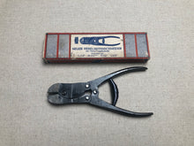 Load image into Gallery viewer, Lever cutter