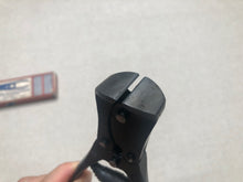 Load image into Gallery viewer, Lever cutter