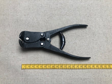 Load image into Gallery viewer, Lever cutter