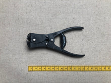 Load image into Gallery viewer, Lever cutter