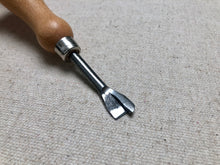 Load image into Gallery viewer, Feathering knife