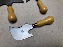 Load image into Gallery viewer, Half and quarter moon knifes