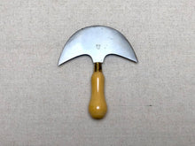 Load image into Gallery viewer, Half and quarter moon knifes