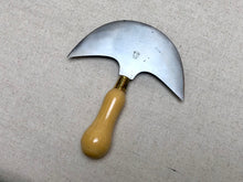 Load image into Gallery viewer, Half and quarter moon knifes