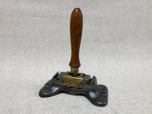 Load image into Gallery viewer, x Aglet crimping machine