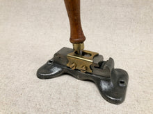 Load image into Gallery viewer, x Aglet crimping machine