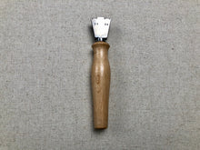 Load image into Gallery viewer, Shoemaker double edge iron 7,7 mm - 8,2 mm