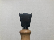Load image into Gallery viewer, Shoemaker double edge iron 7,7 mm - 8,2 mm