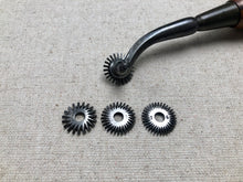 Load image into Gallery viewer, Stitch marking wheel