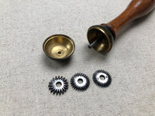 Load image into Gallery viewer, Stitch marking wheel