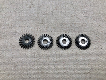 Load image into Gallery viewer, Stitch marking wheel
