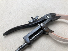 Load image into Gallery viewer, x Waist pliers D.R.P.